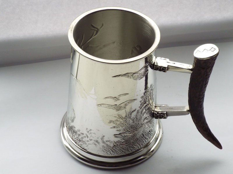 1 Pint Embossed Monarch Pewter Tankard with Stag Horn Handle (T020)