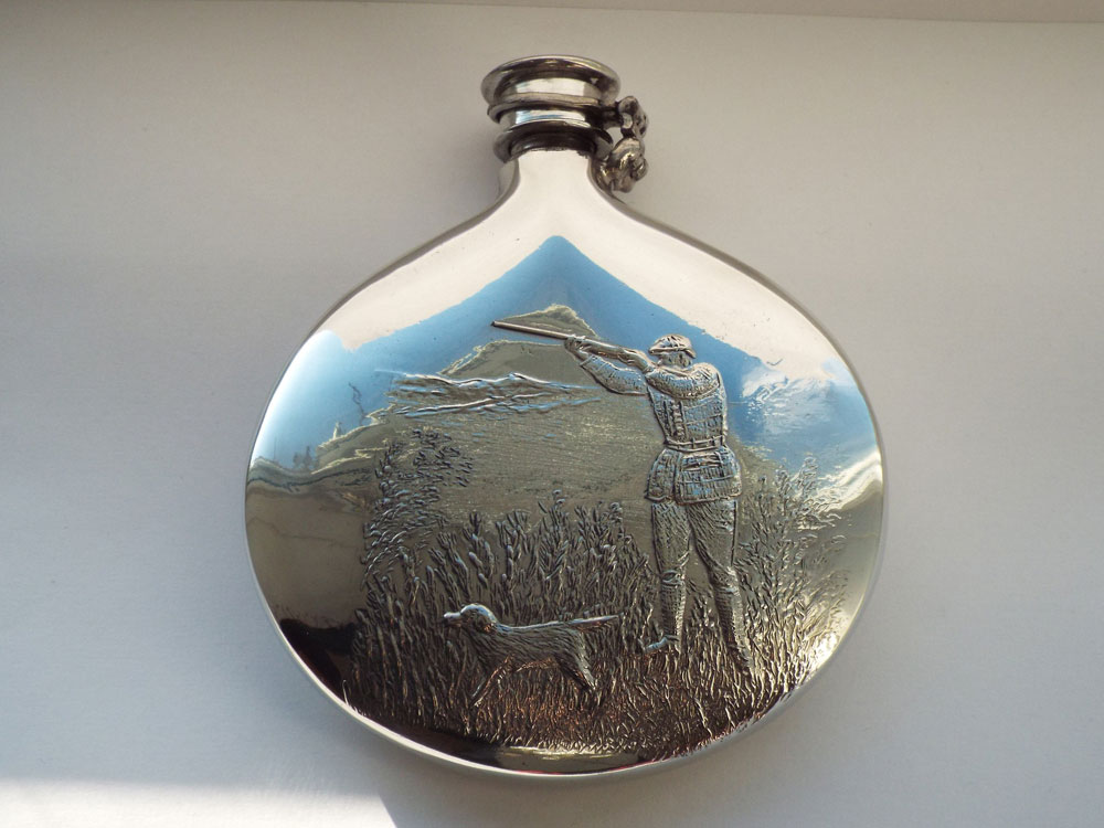 6oz Sporran Pewter Hunting Flask with Captive Top (F089) (image for) 6oz Sporran Pewter Hunting Flask with Captive Top (F089)