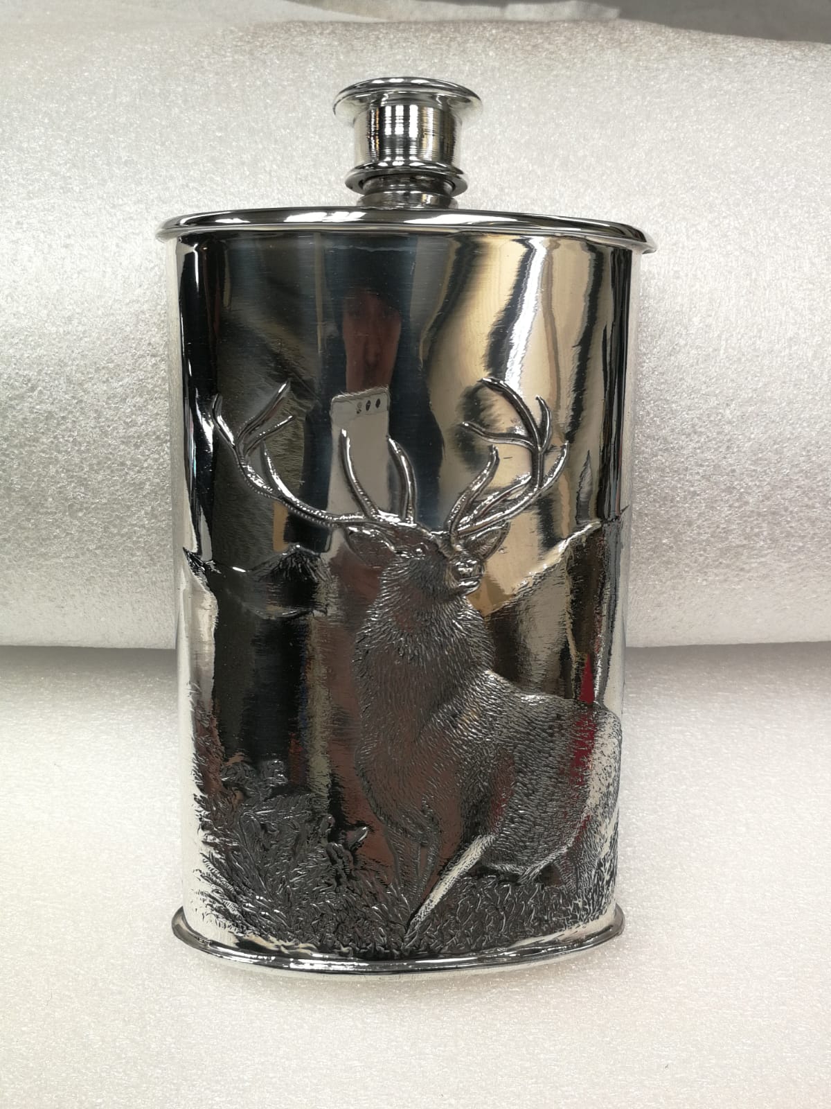 8oz kidney Embossed Monarch of the Glen (F097) (image for) 8oz kidney Embossed Monarch of the Glen (F097)